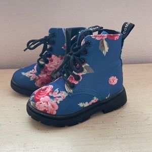 Toddler floral printed boots